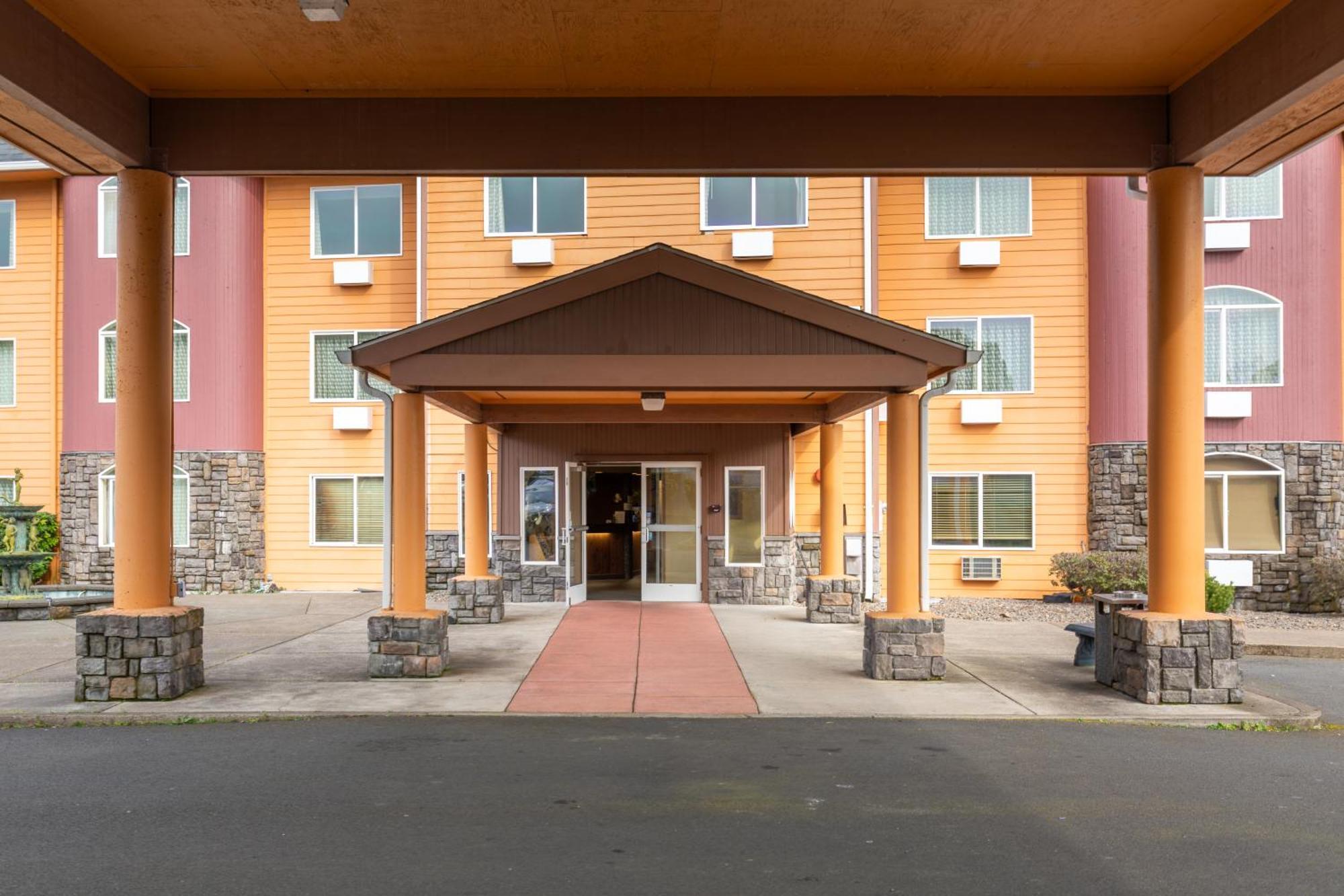 Palace Inn & Suites Λίνκολν Σίτι Εξωτερικό φωτογραφία