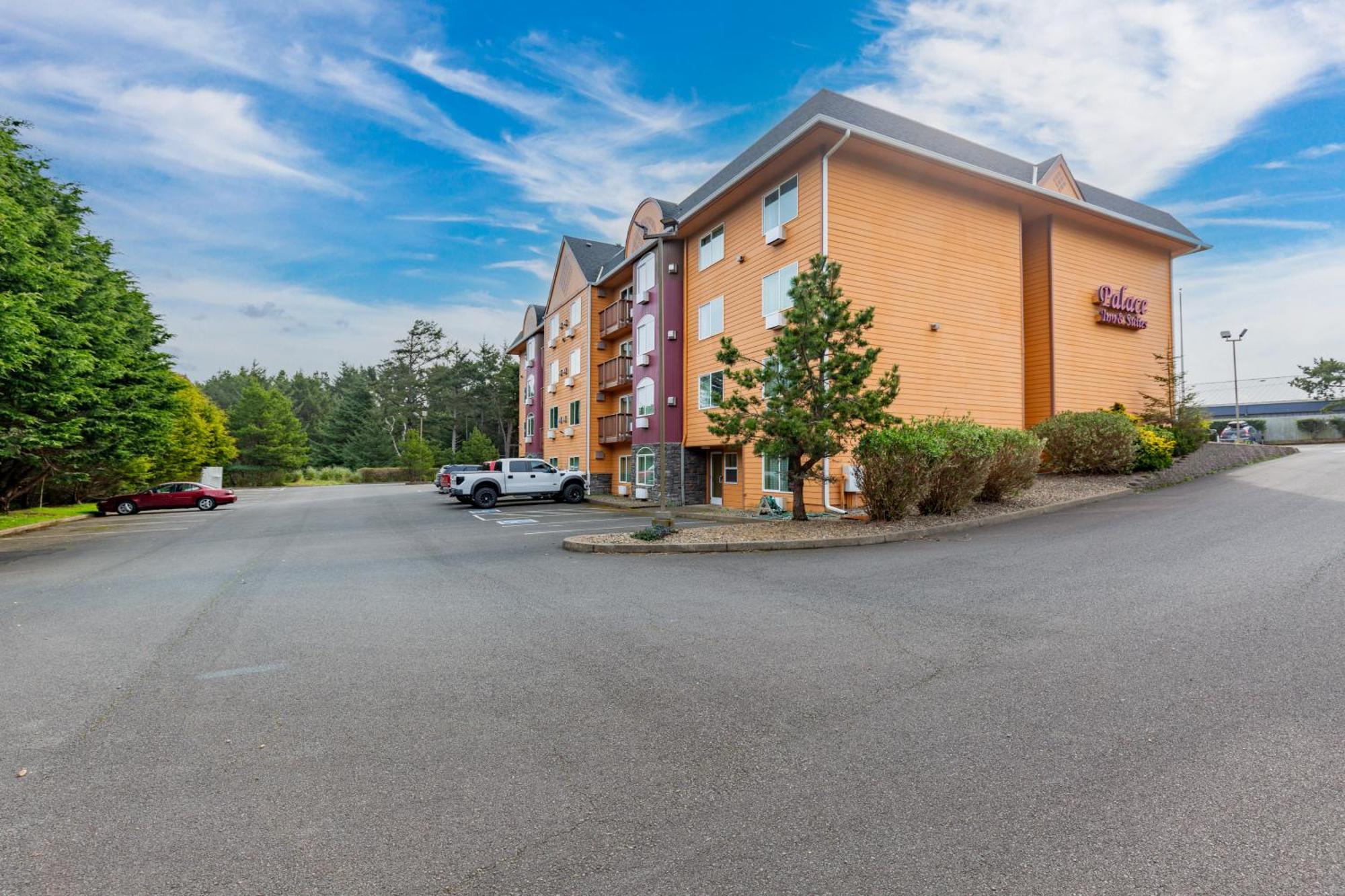 Palace Inn & Suites Λίνκολν Σίτι Εξωτερικό φωτογραφία