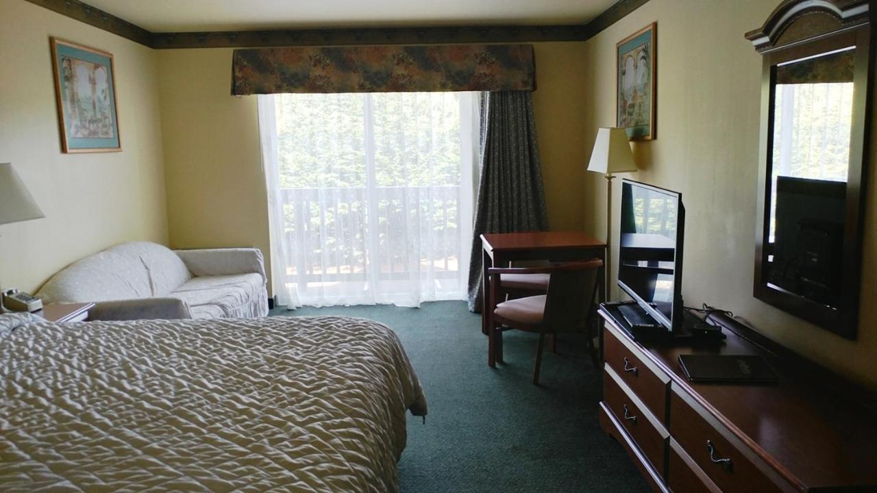 Palace Inn & Suites Λίνκολν Σίτι Εξωτερικό φωτογραφία