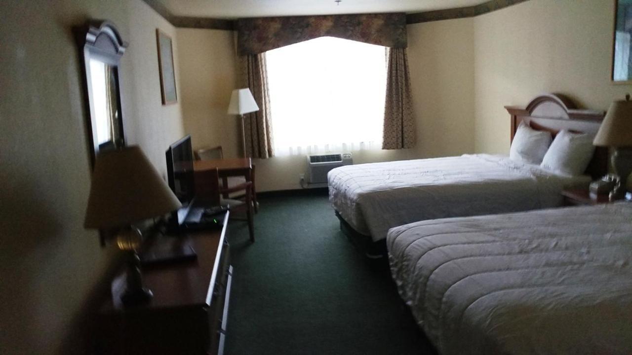 Palace Inn & Suites Λίνκολν Σίτι Εξωτερικό φωτογραφία