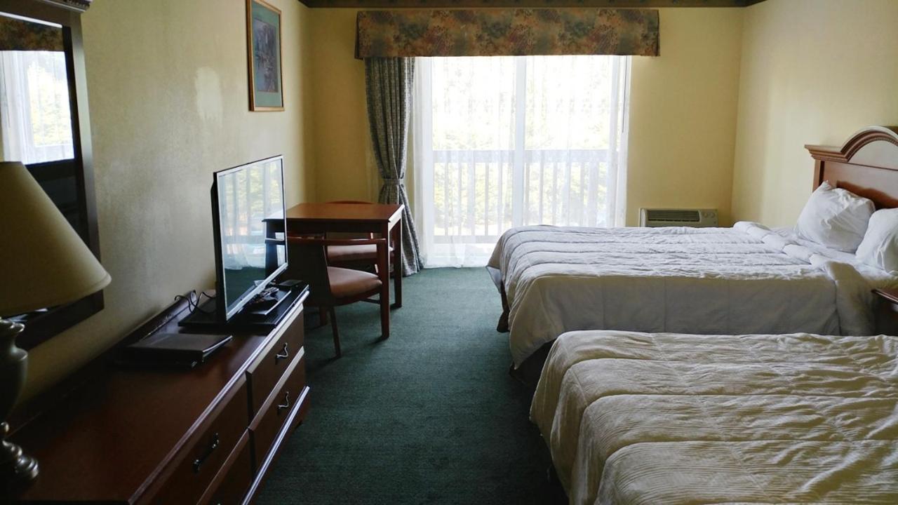 Palace Inn & Suites Λίνκολν Σίτι Εξωτερικό φωτογραφία