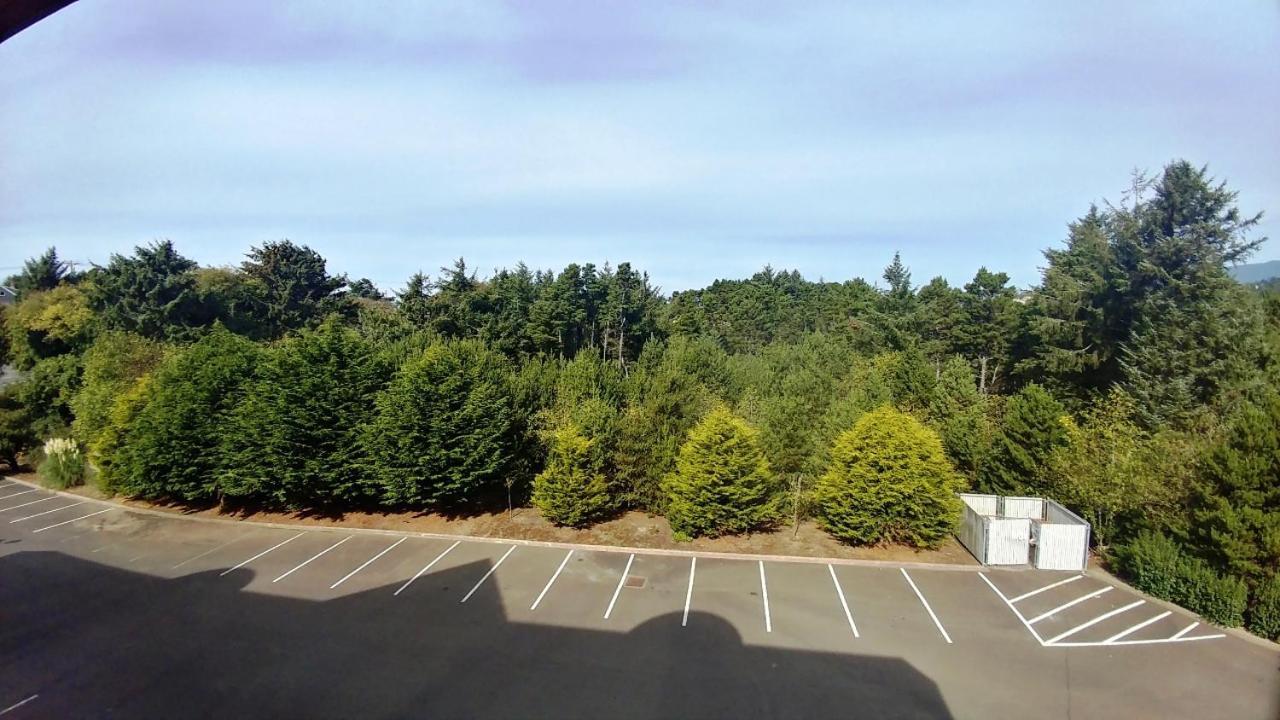 Palace Inn & Suites Λίνκολν Σίτι Εξωτερικό φωτογραφία