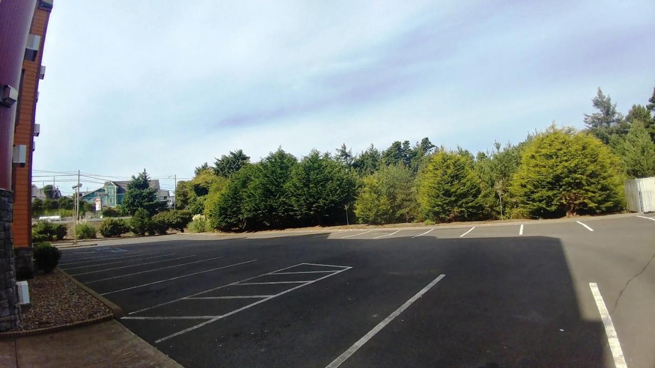 Palace Inn & Suites Λίνκολν Σίτι Εξωτερικό φωτογραφία