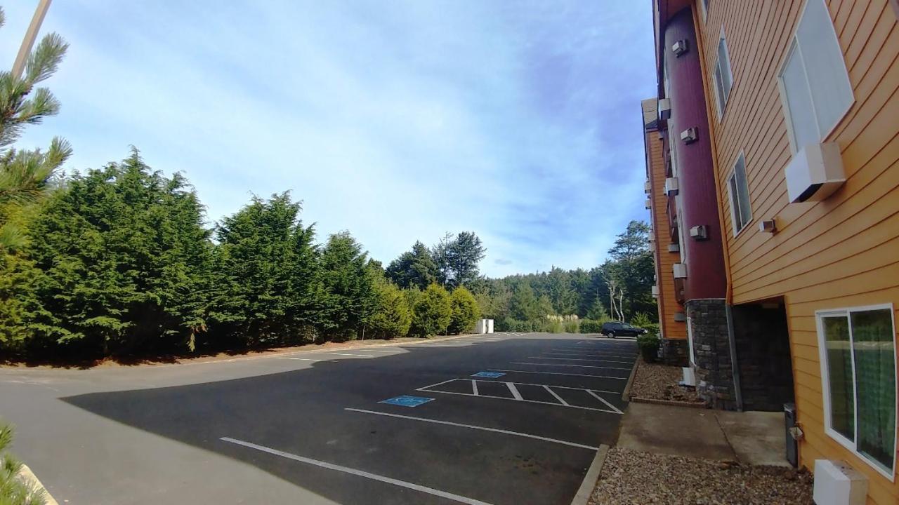 Palace Inn & Suites Λίνκολν Σίτι Εξωτερικό φωτογραφία