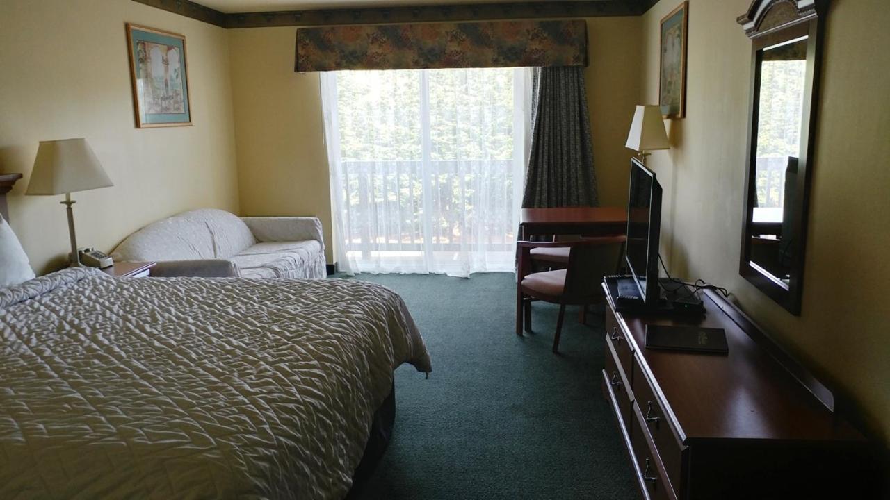 Palace Inn & Suites Λίνκολν Σίτι Εξωτερικό φωτογραφία