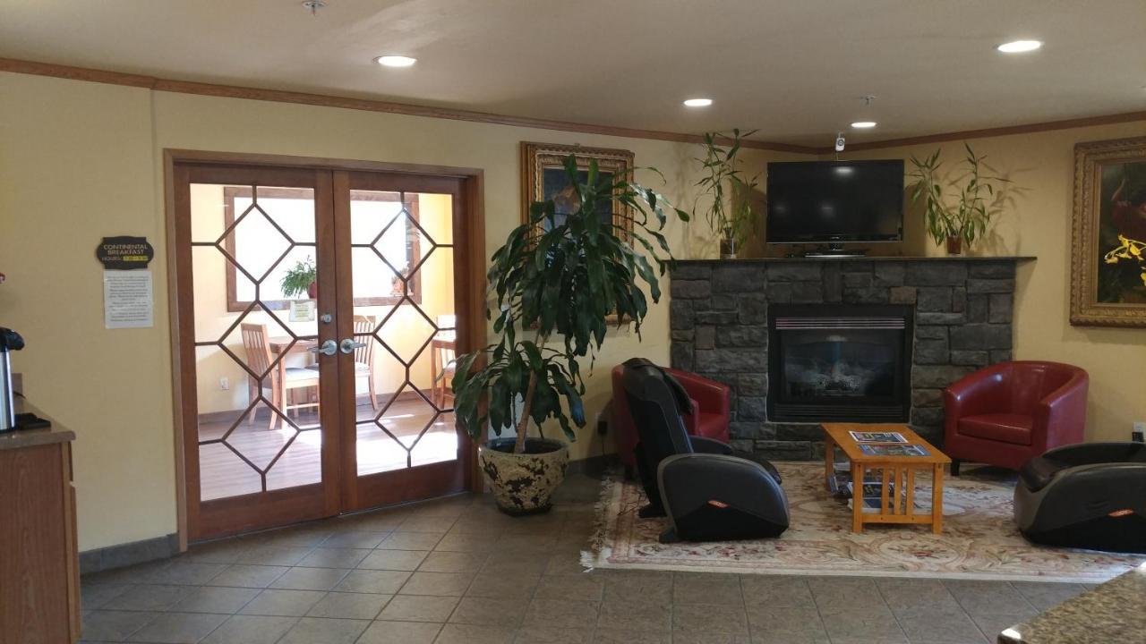 Palace Inn & Suites Λίνκολν Σίτι Εξωτερικό φωτογραφία
