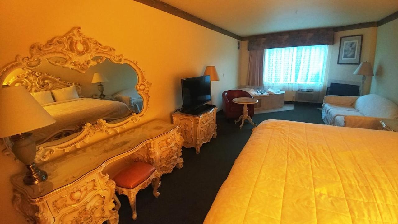 Palace Inn & Suites Λίνκολν Σίτι Εξωτερικό φωτογραφία