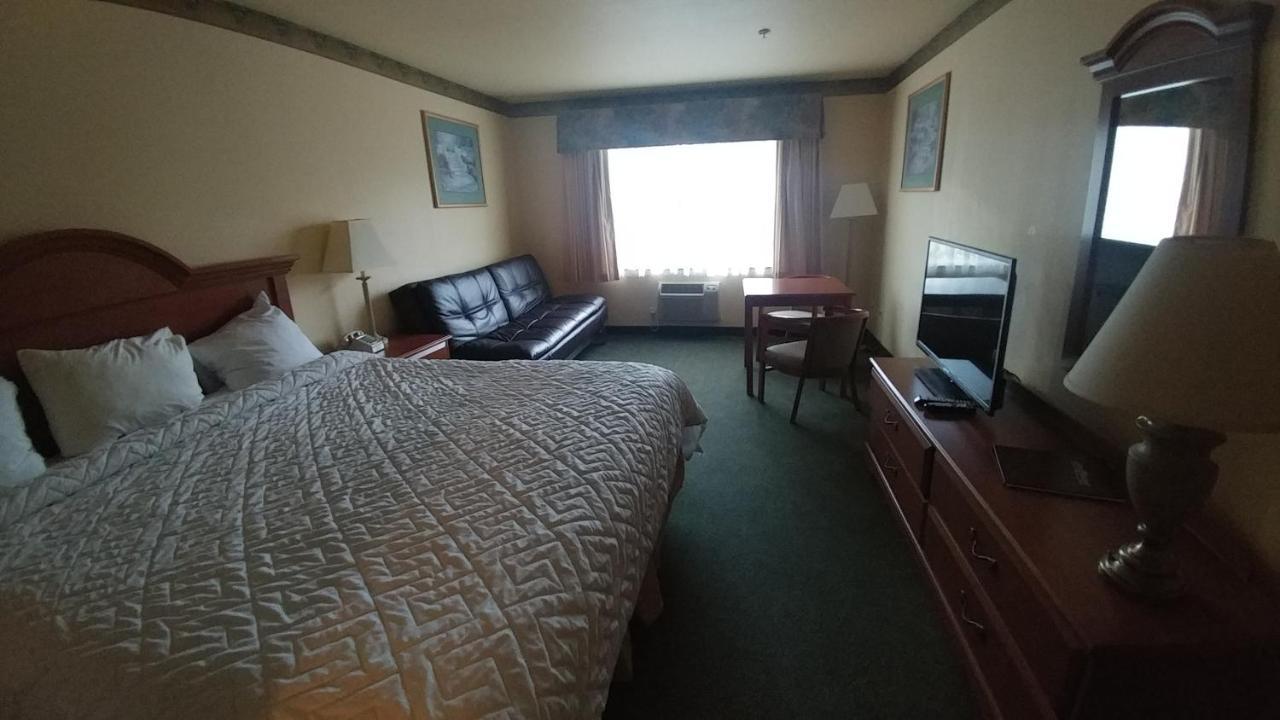 Palace Inn & Suites Λίνκολν Σίτι Εξωτερικό φωτογραφία