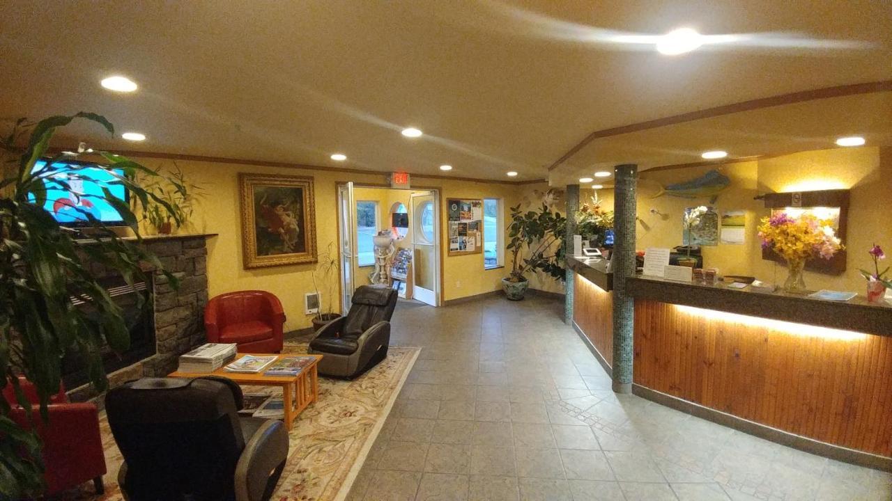Palace Inn & Suites Λίνκολν Σίτι Εξωτερικό φωτογραφία