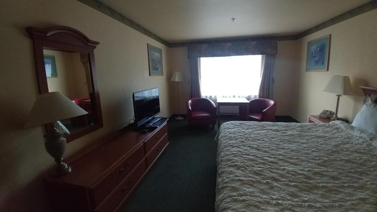 Palace Inn & Suites Λίνκολν Σίτι Εξωτερικό φωτογραφία